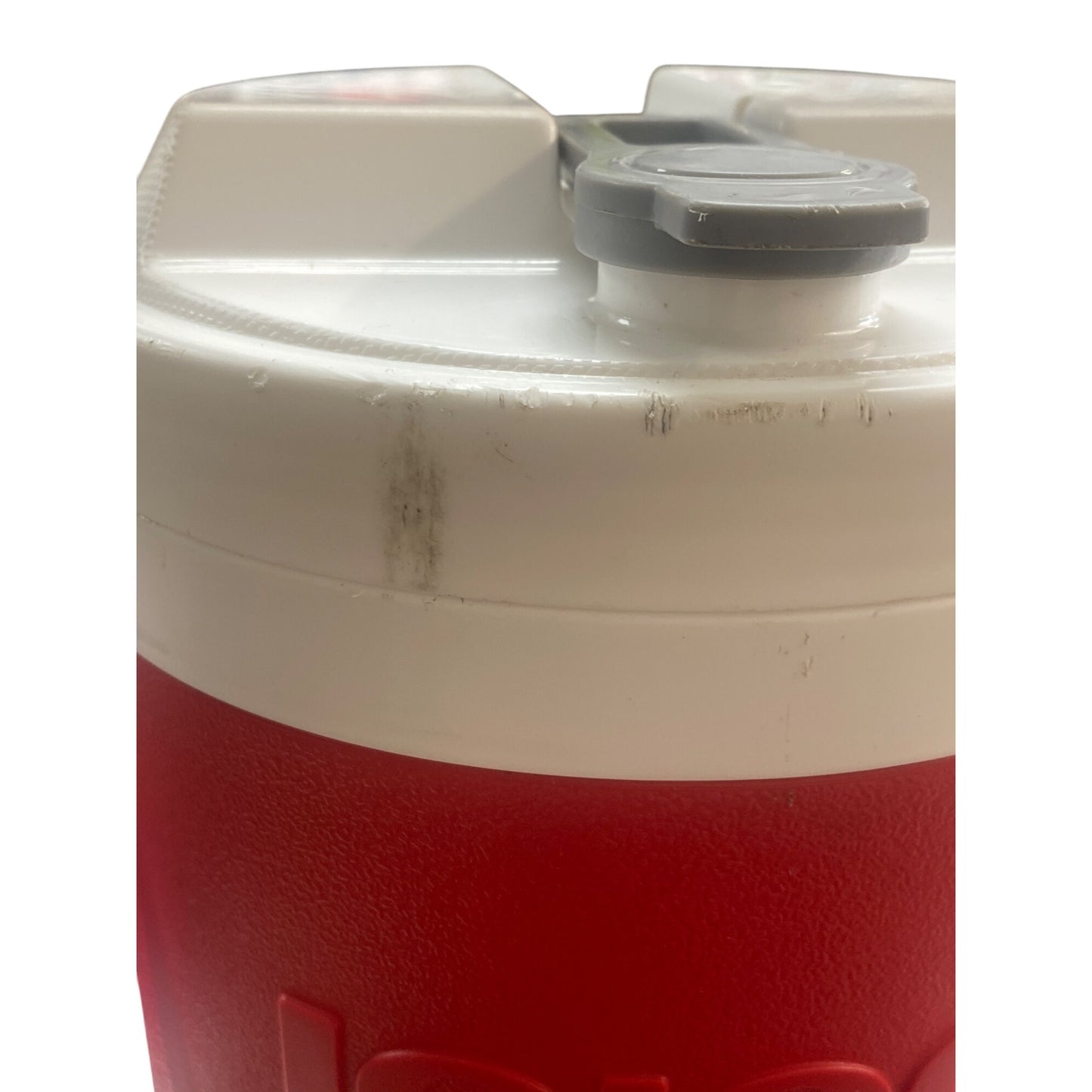 Igloo 1 Gallon Insulated Water Jug With Handle BPA-Free Leak Resistant Beverage Cooler