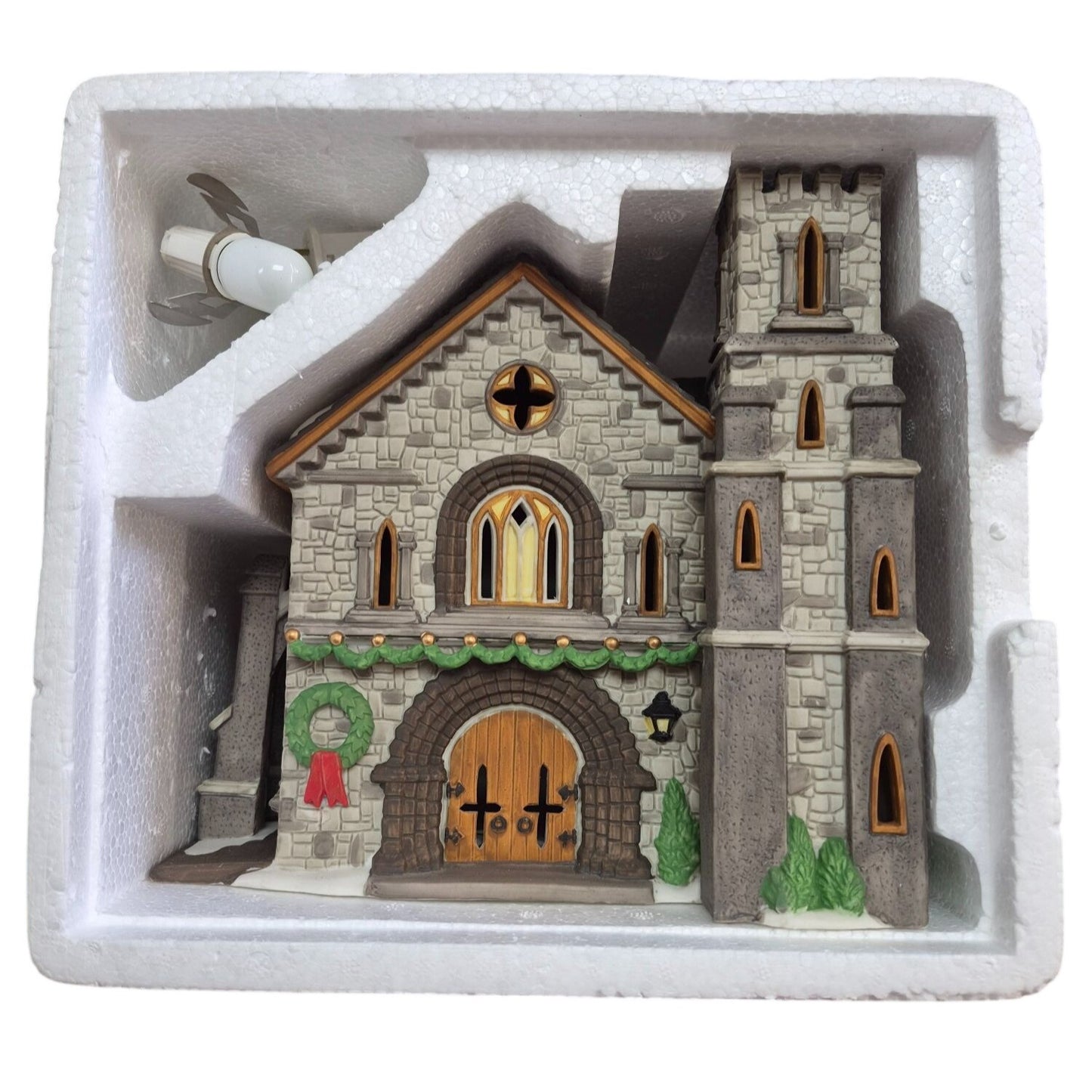 Department 56 Dickens 1994 Village Series "Whittlesbourne Church" Heritage Collection Lighted Building