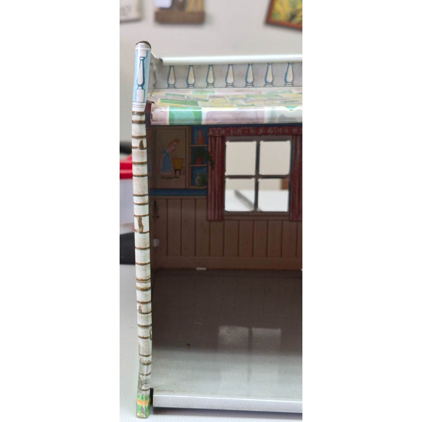 Vintage 1950s Marx Litho Tin Dollhouse