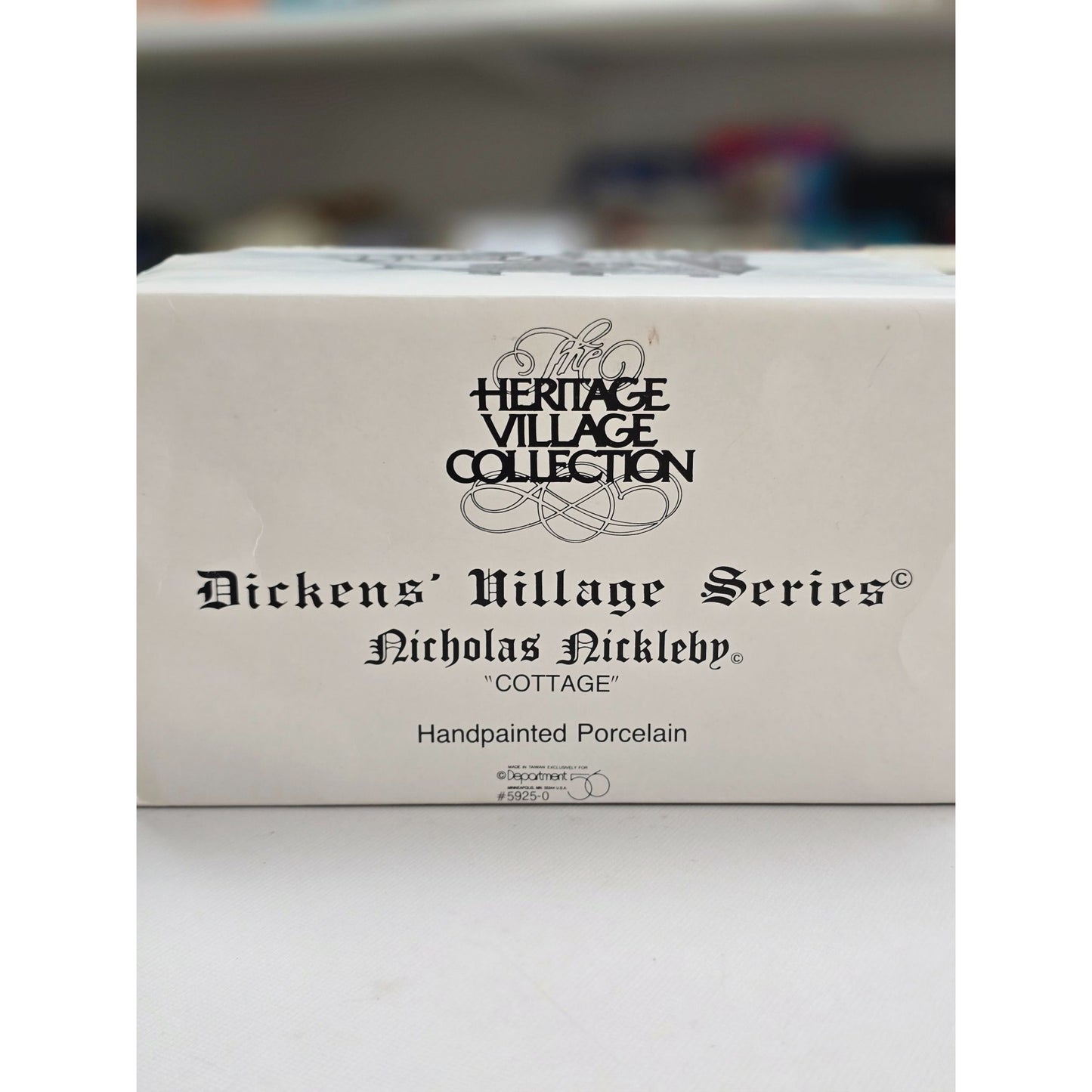 Dept 56 Nicholas Nickleby Cottage 5925-0 Dickens Village Series Heritage Village