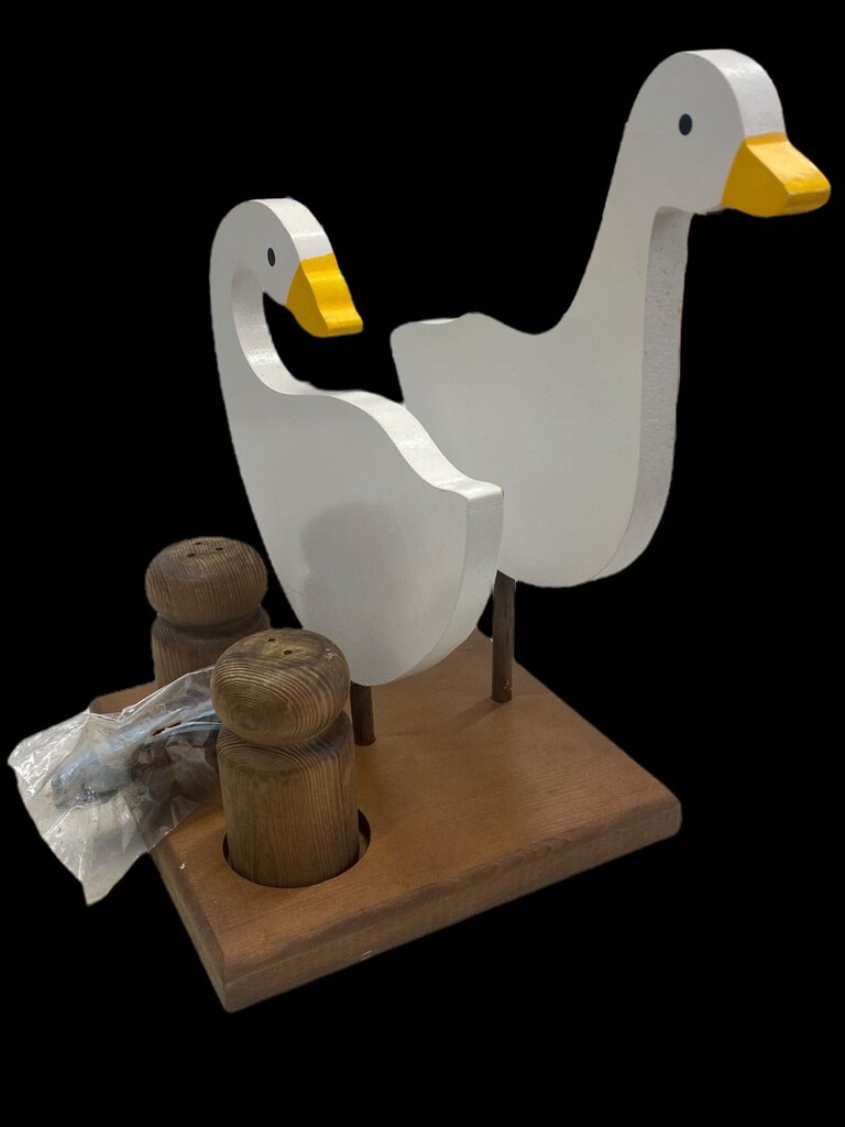 Vintage Country Geese Goose Napkin Holder Salt Pepper Shaker Wood