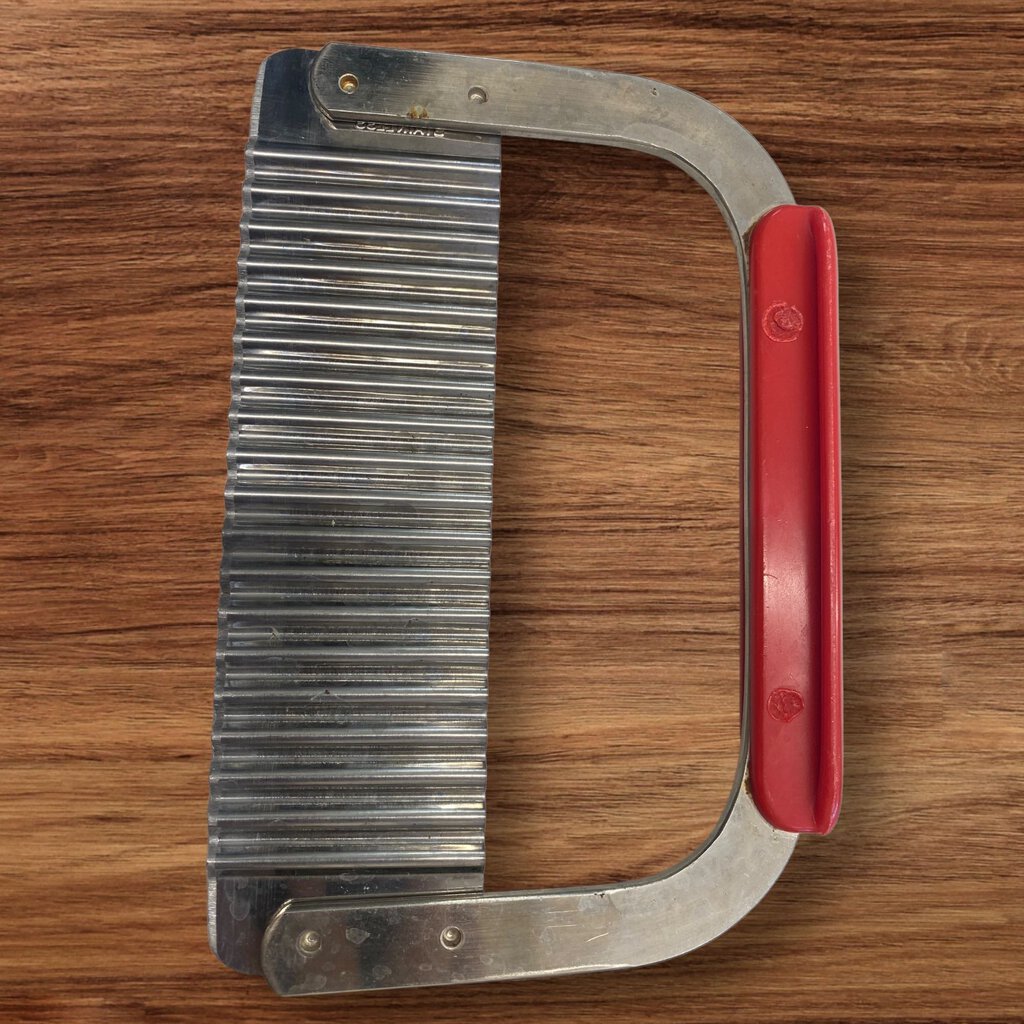 Vintage HUOT Vegetable Crinkle Cutter Slicer Garnish Tool Red Handle Stainless Steel