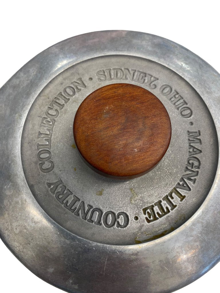 Vintage Magnalite Country Collection Sidney Ohio 1 Quart with Lid 2 Quart No Lid Pan Pot