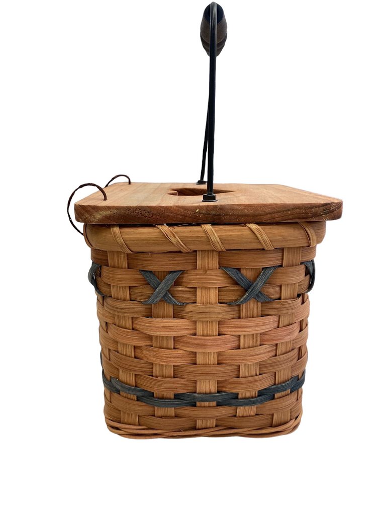 Woven Square Basket Detachable Wooden Lid with Heart Cut Out