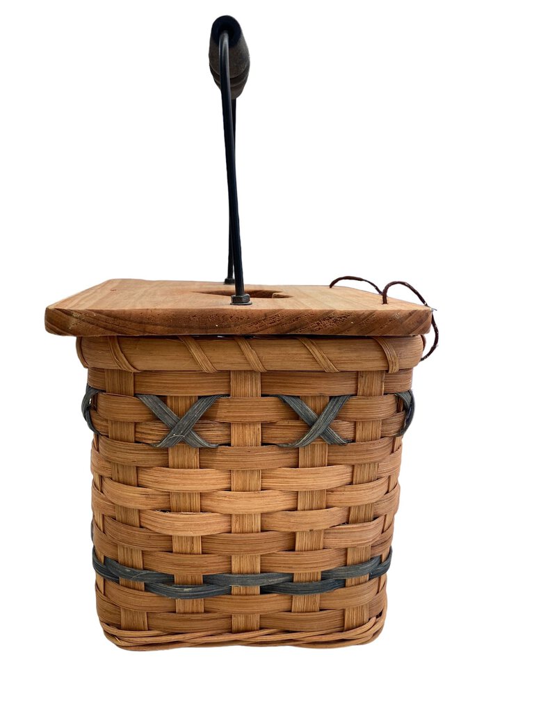Woven Square Basket Detachable Wooden Lid with Heart Cut Out