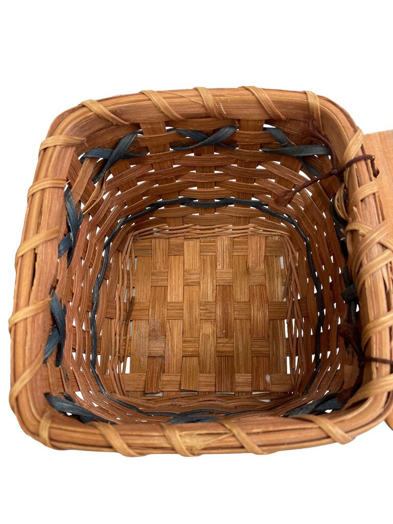 Woven Square Basket Detachable Wooden Lid with Heart Cut Out