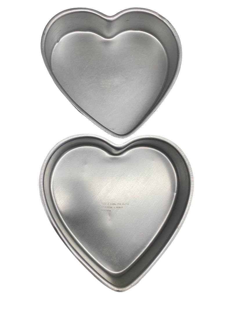 Wilton Heart Shaped Baking Pan 9" Set Of 2