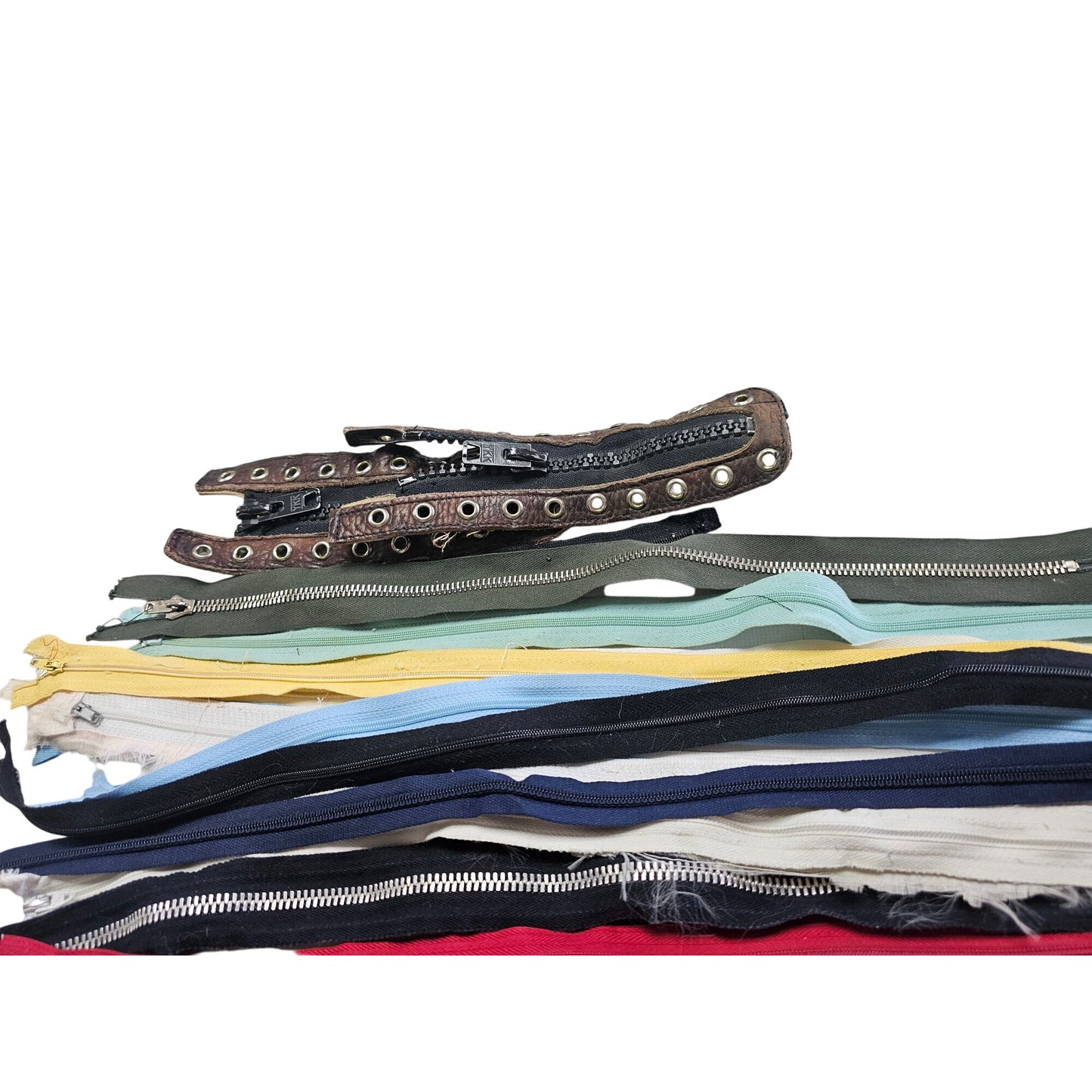 Zippers Lot 30