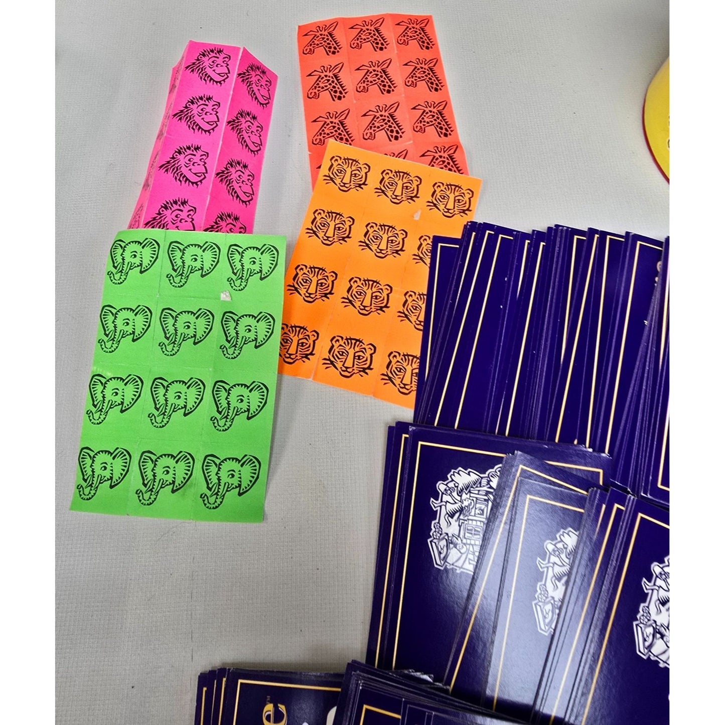 Kids Scavenger Hunt Scaventure Find Game Non-Electronic Fun 2007 Ages 6-12