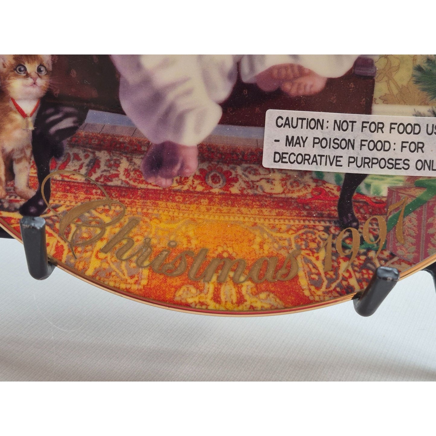 1997 Avon Heavenly Dreams Christmas Plate By Michael Garland 22K Gold Trim Decorative Collectible