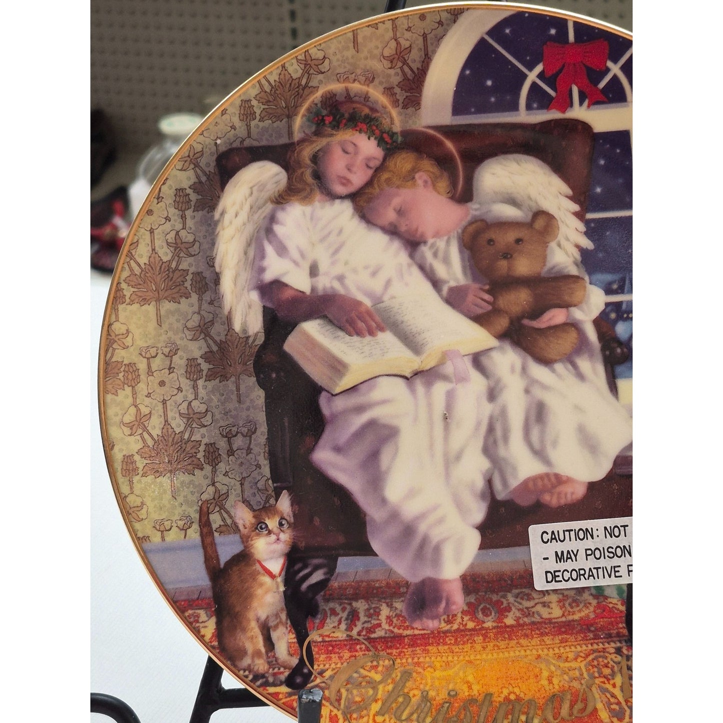 1997 Avon Heavenly Dreams Christmas Plate By Michael Garland 22K Gold Trim Decorative Collectible