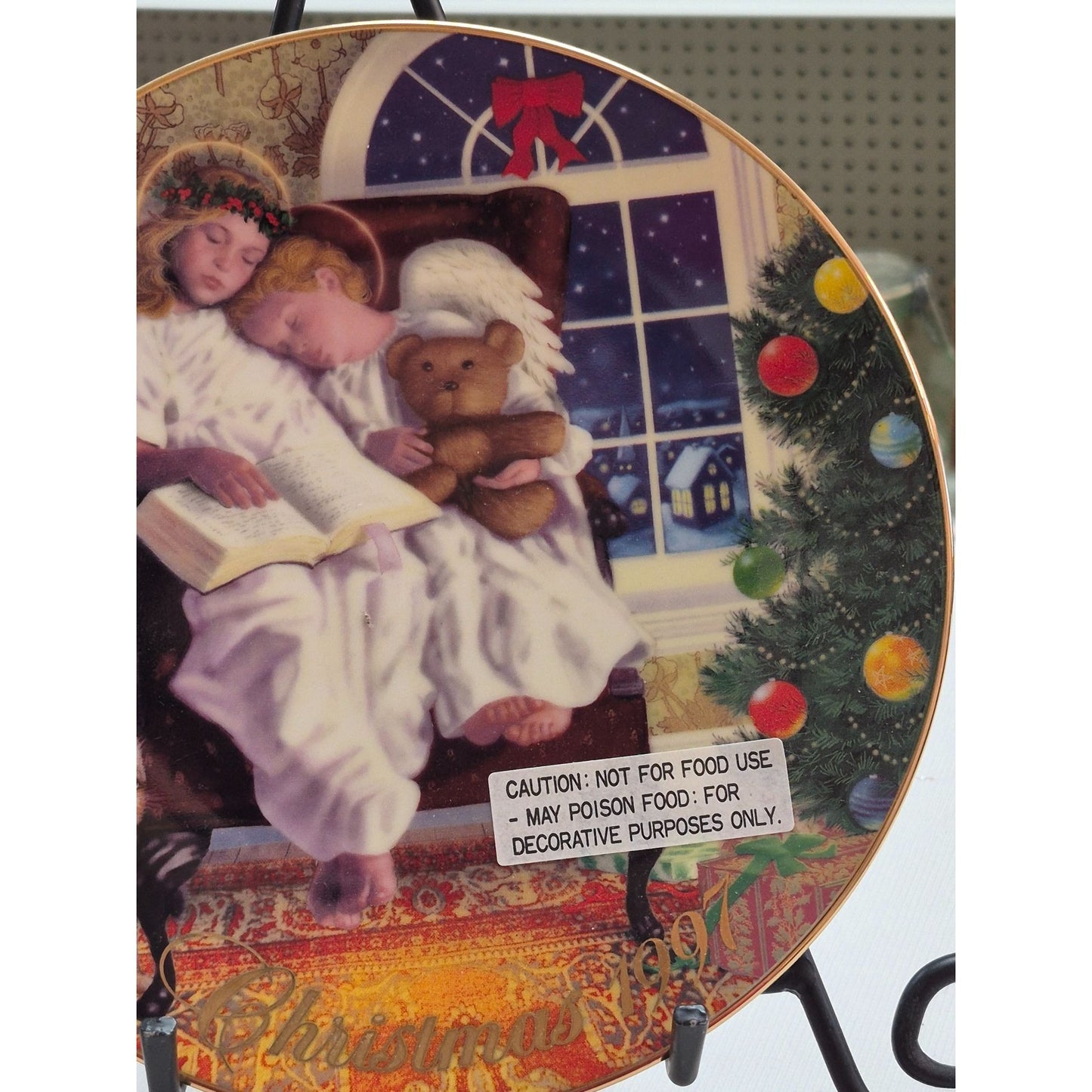 1997 Avon Heavenly Dreams Christmas Plate By Michael Garland 22K Gold Trim Decorative Collectible