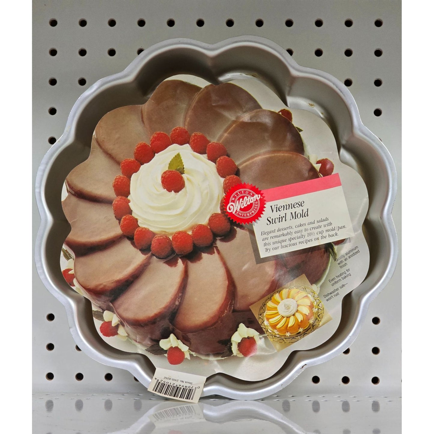 Wilton Viennese Swirl Mold 10.5" Aluminum Elegant Design For Cakes Desserts & Salads Durable Construction Dishwasher Safe