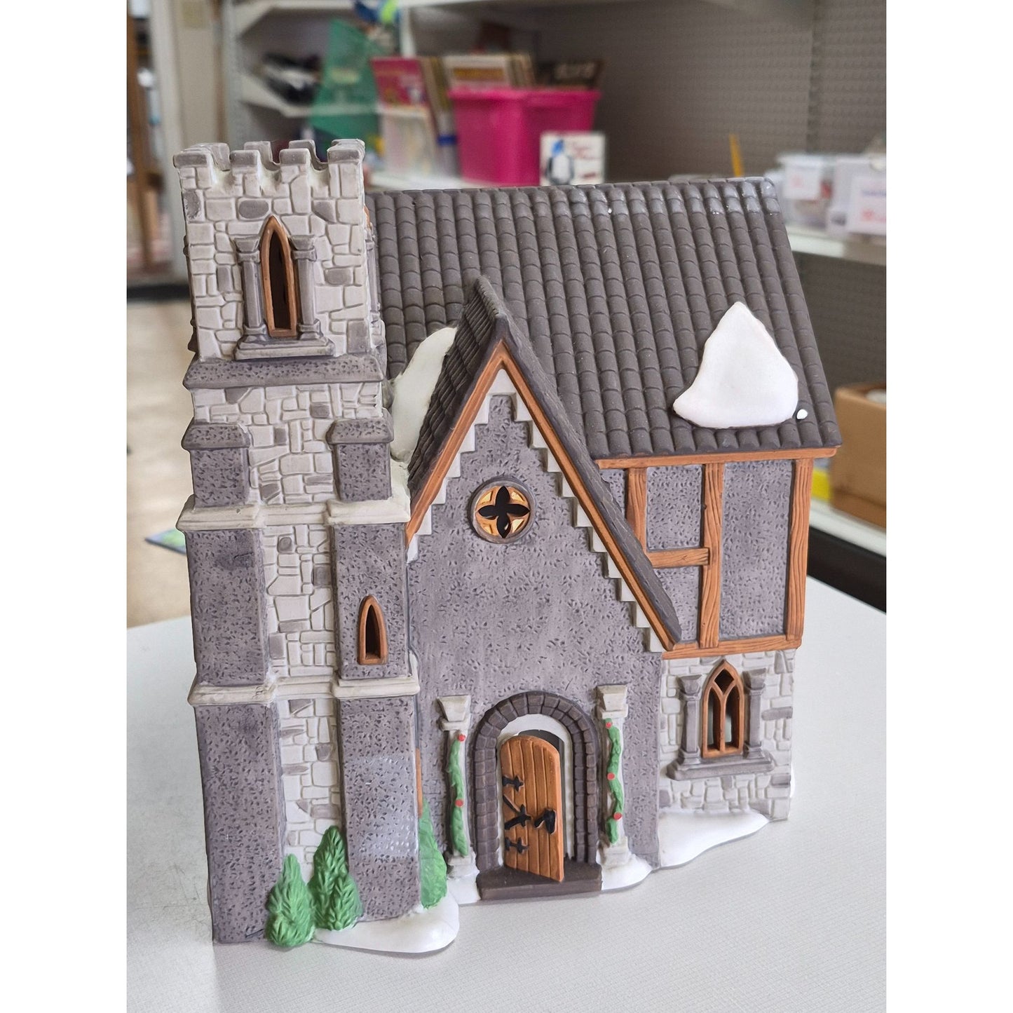 Department 56 Dickens 1994 Village Series "Whittlesbourne Church" Heritage Collection Lighted Building