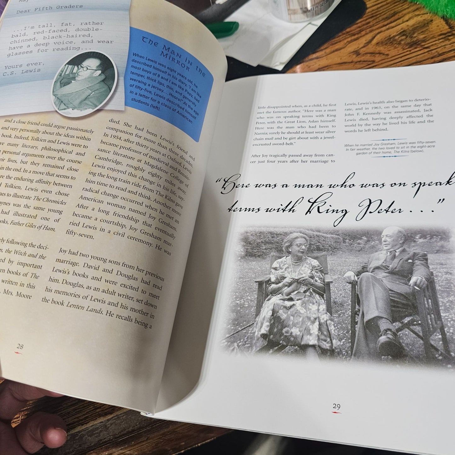 The Chronicles Of Narnia: Beyond The Wardrobe Official Guide To Narnia Book