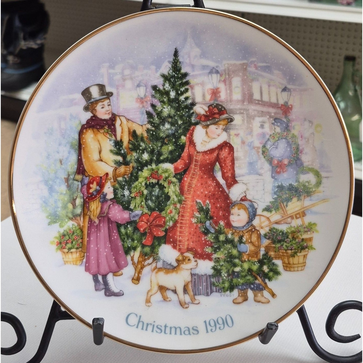 Avon 1990 Christmas Plate "Bringing Christmas Home" Porcelain 22K Gold Trim Decorative Collectible