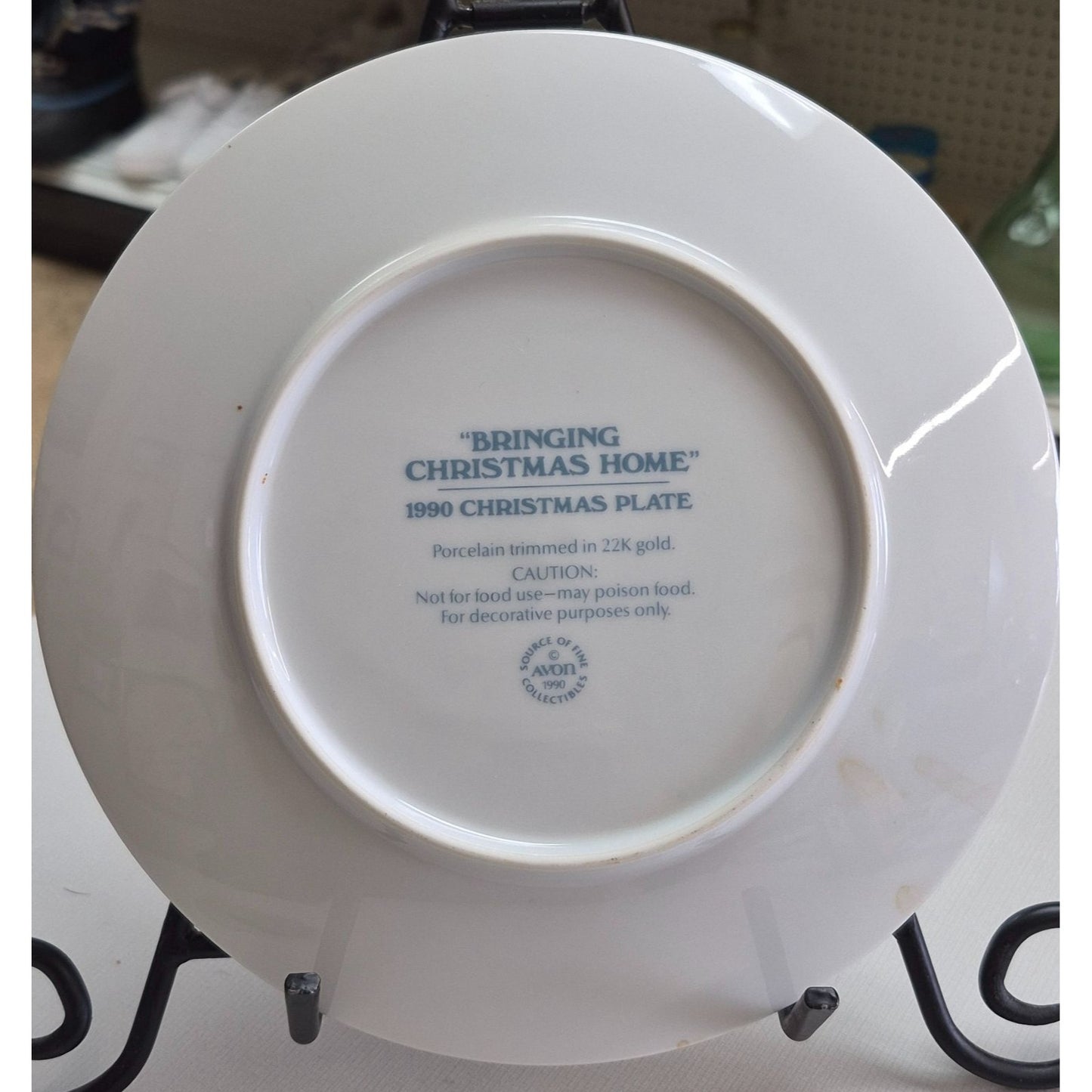 Avon 1990 Christmas Plate "Bringing Christmas Home" Porcelain 22K Gold Trim Decorative Collectible
