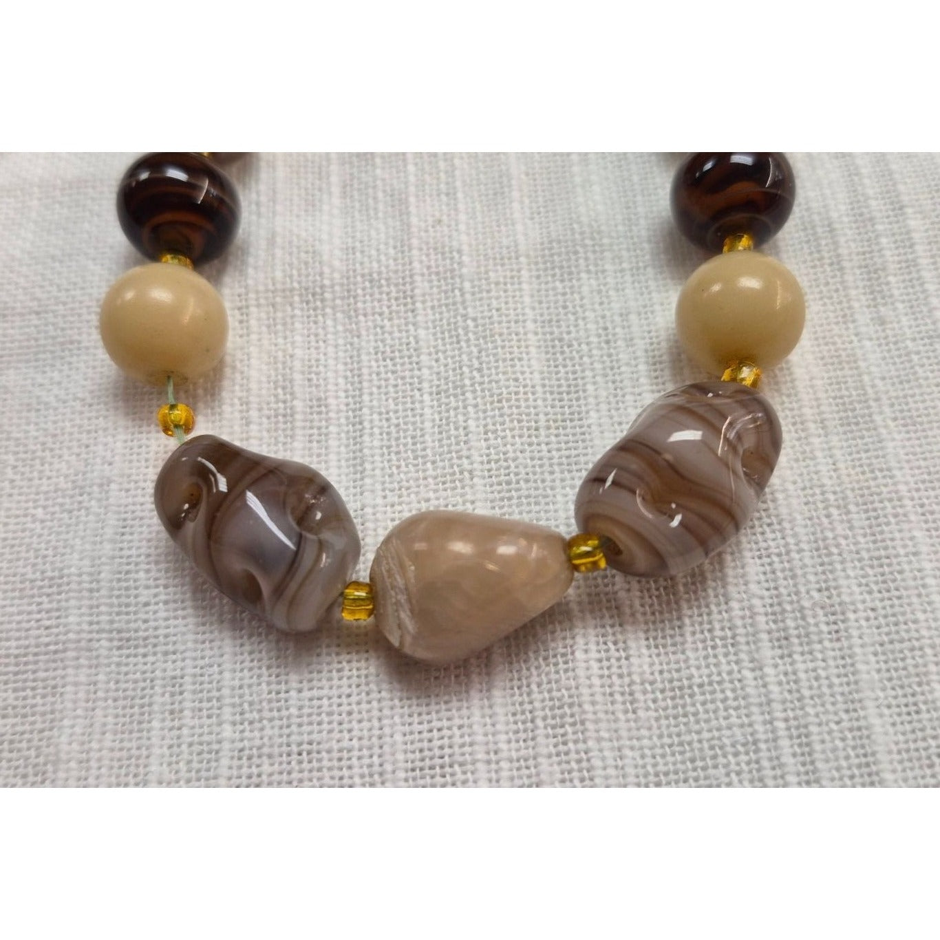Beaded Necklace Brown & Cream Agate-Like
