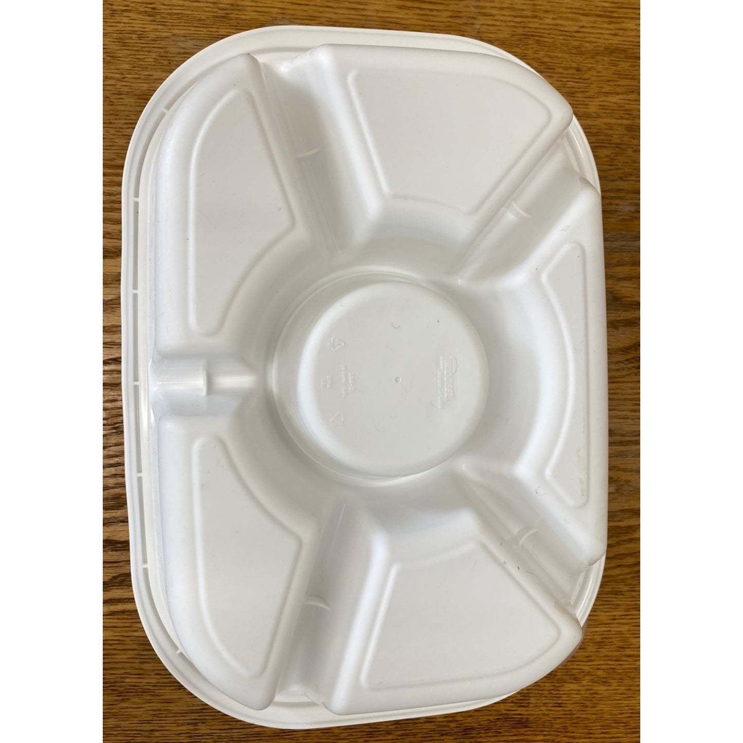 Buddeez Serving Tray With Lid & Dip Section