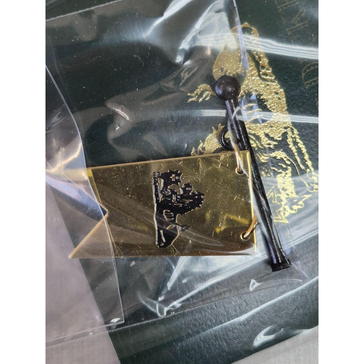 Department 56 Dickens Village Series "The Grapes Inn" 5th Edition 1996