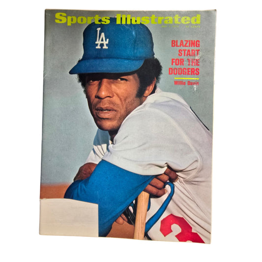 Vintage 1972 Sports Illustrated Magazine Willie Davis Dodgers Baseball Collectible