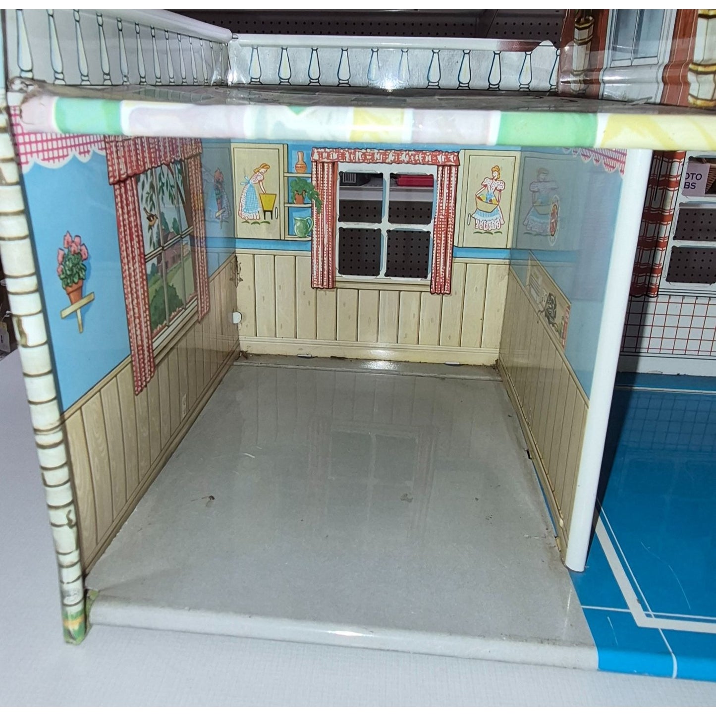 Vintage 1950s Marx Litho Tin Dollhouse