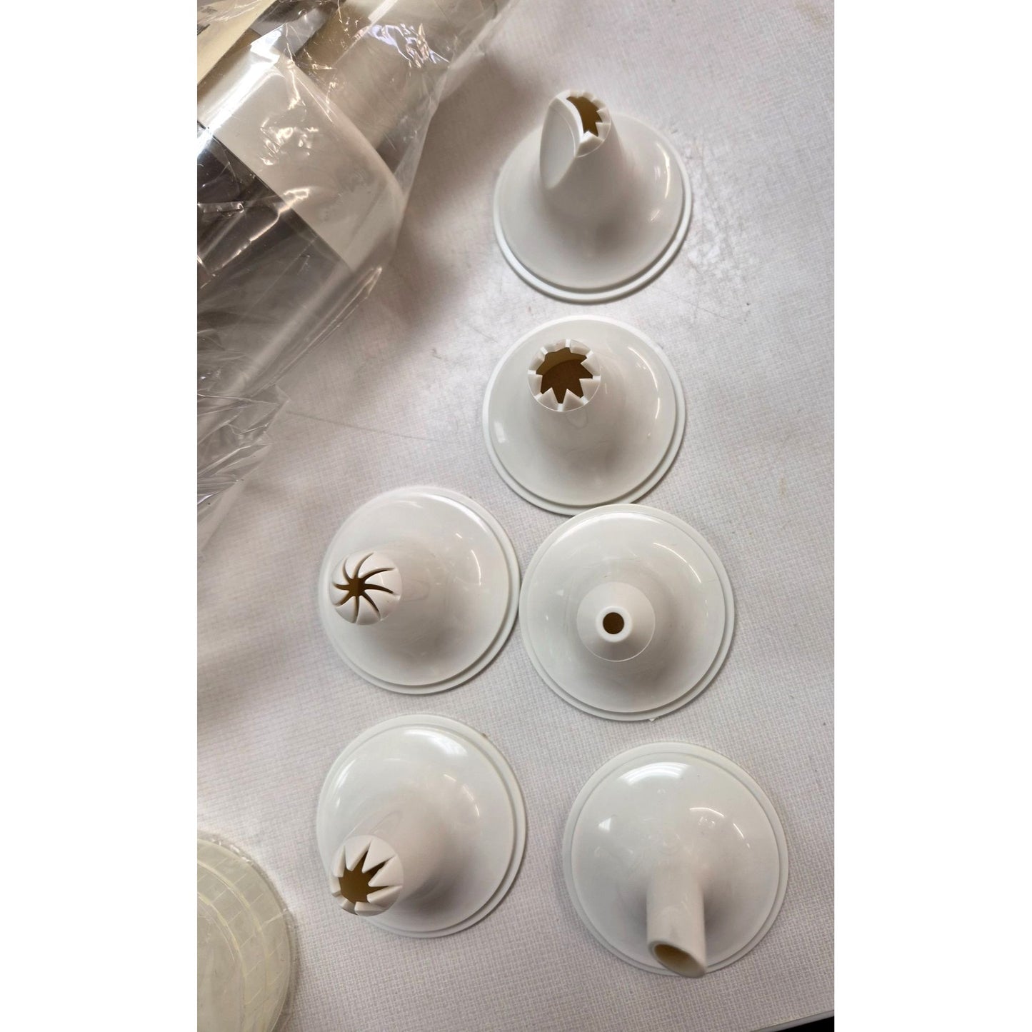 The Pampered Chef Easy Accent Decorator 1775 With 6 Tips