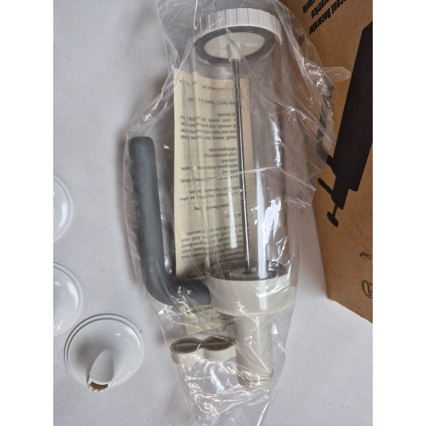 The Pampered Chef Easy Accent Decorator 1775 With 6 Tips