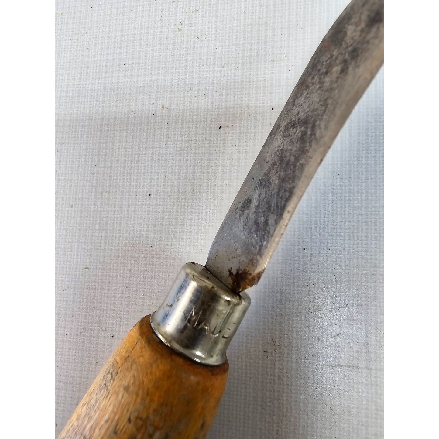 Vintage USA Linoleum Knife – Curved Blade, Wood Handle