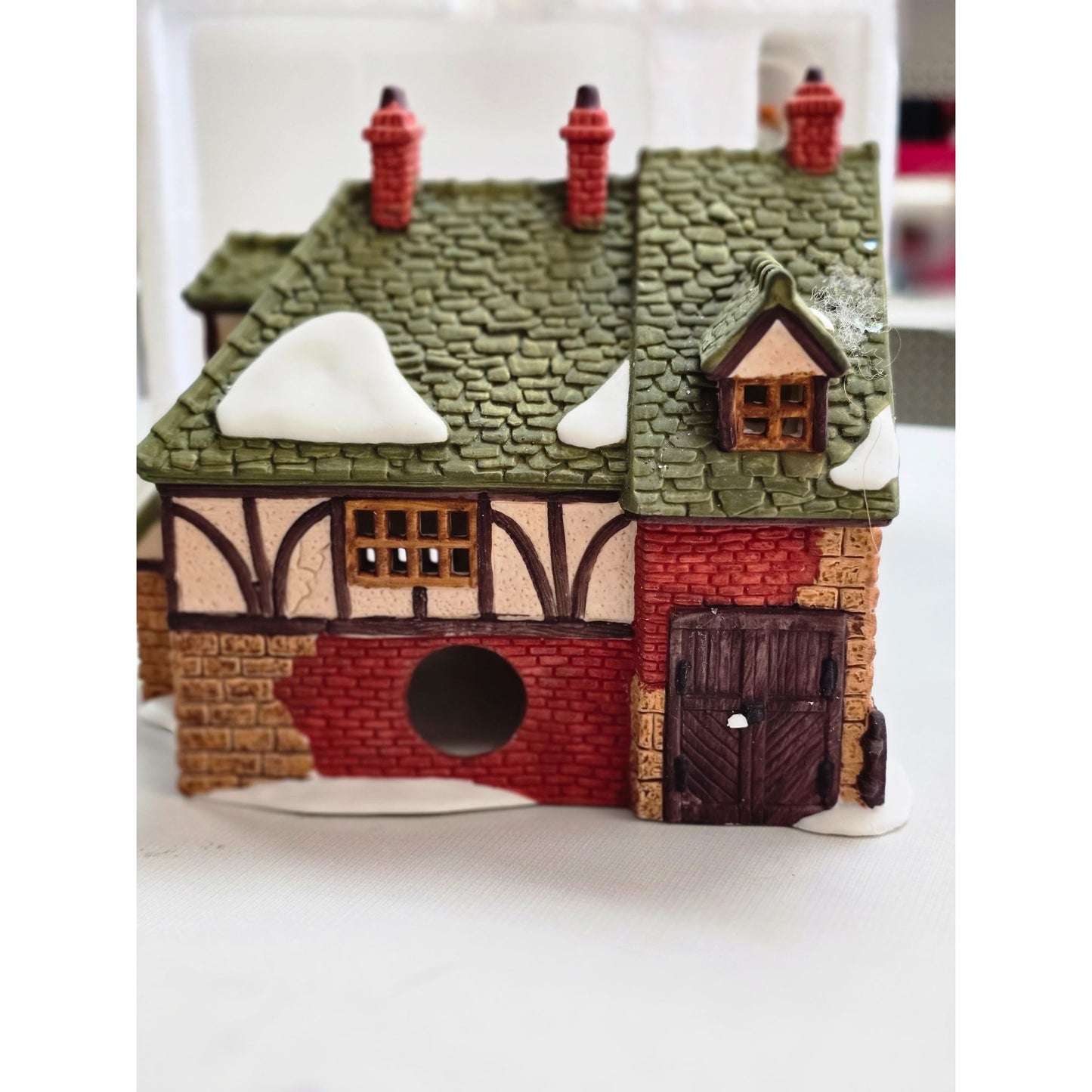 Dept 56 Nicholas Nickleby Cottage 5925-0 Dickens Village Series Heritage Village