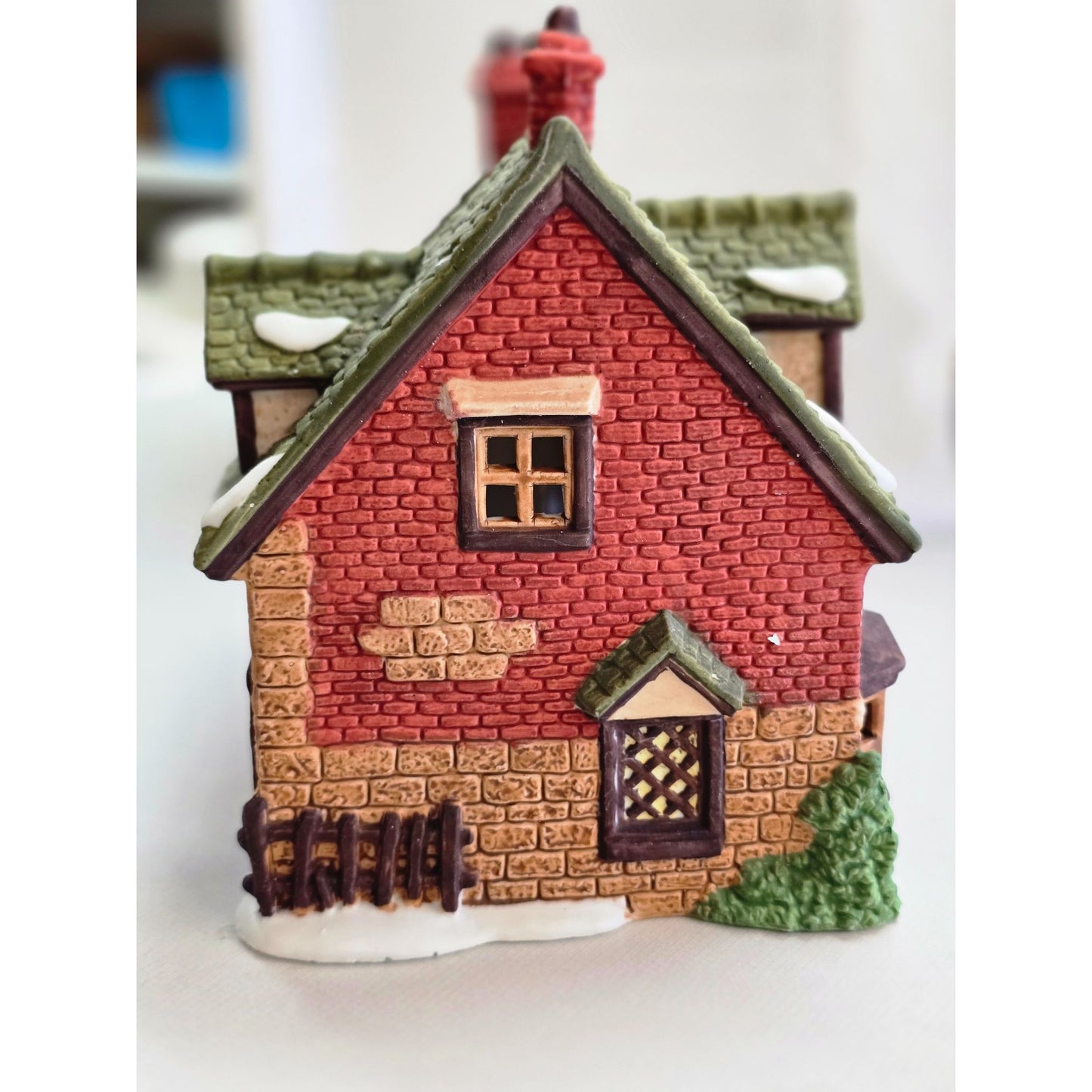 Dept 56 Nicholas Nickleby Cottage 5925-0 Dickens Village Series Heritage Village