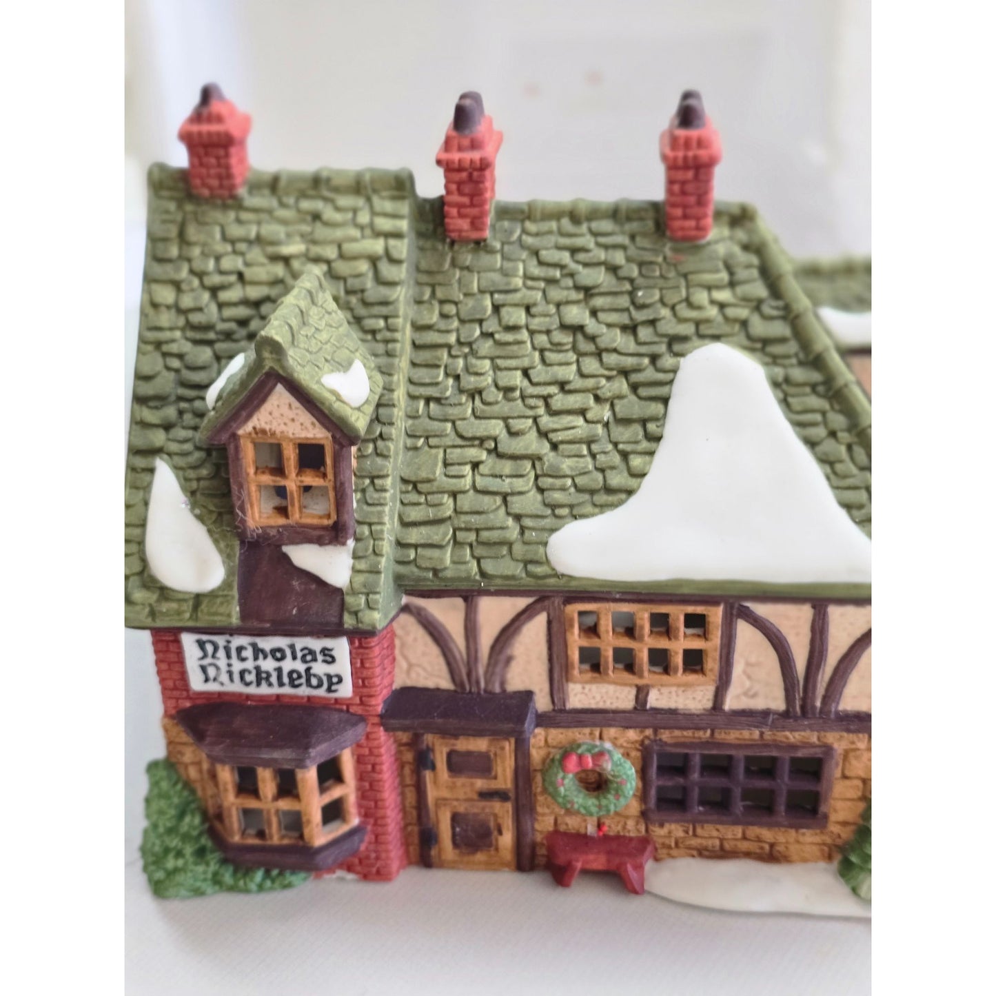 Dept 56 Nicholas Nickleby Cottage 5925-0 Dickens Village Series Heritage Village