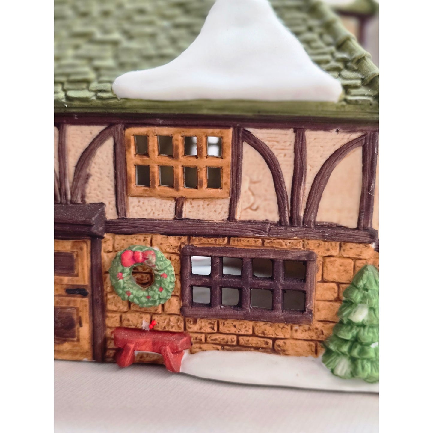 Dept 56 Nicholas Nickleby Cottage 5925-0 Dickens Village Series Heritage Village