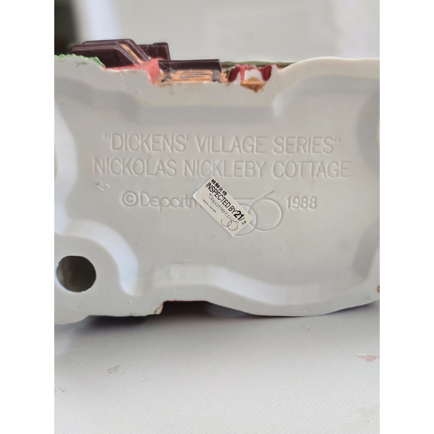 Dept 56 Nicholas Nickleby Cottage 5925-0 Dickens Village Series Heritage Village