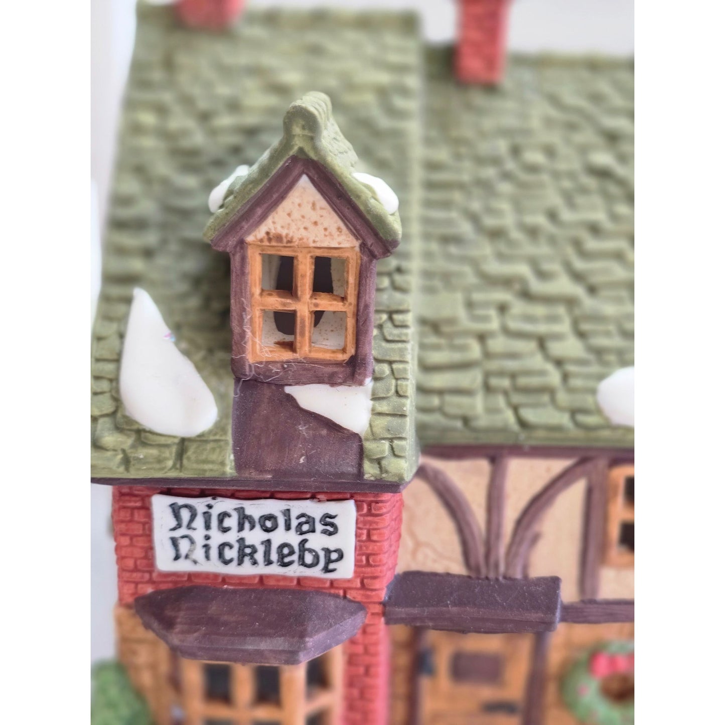 Dept 56 Nicholas Nickleby Cottage 5925-0 Dickens Village Series Heritage Village