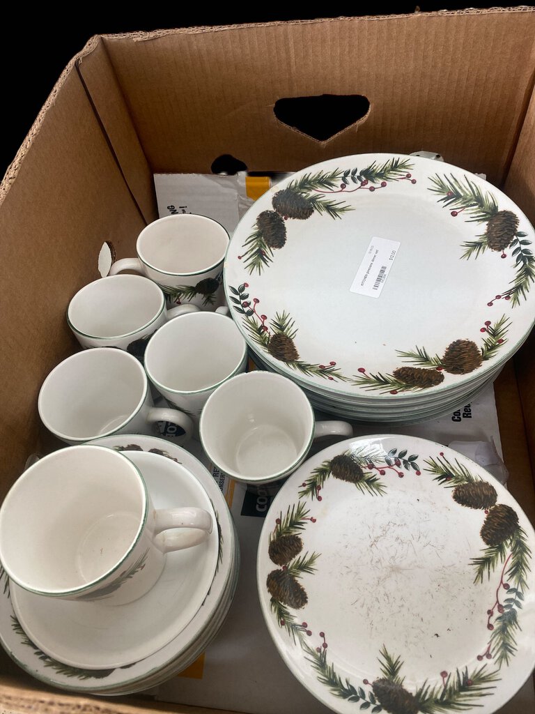Vintage Pine & Berries Totally Today Dinnerware