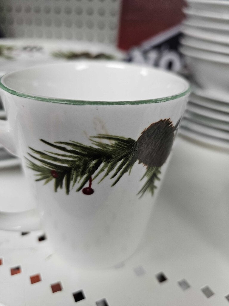 Vintage Pine & Berries Totally Today Dinnerware