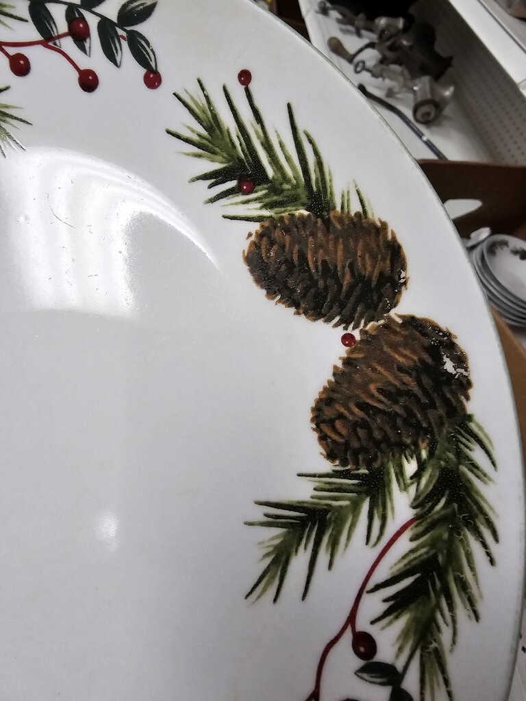 Vintage Pine & Berries Totally Today Dinnerware