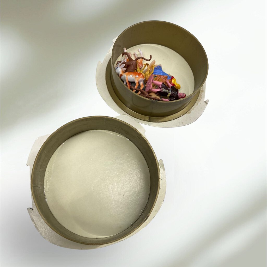 VINTAGE 1993 B. Shackman co. inc. Miniature Noah's Ark Set Plastic Animals