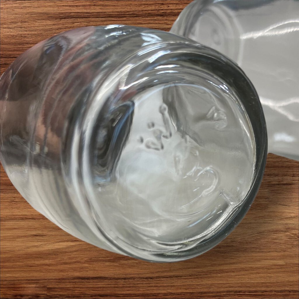 Vintage Gemco Glass Salt and Pepper Shaker with a Silver/ Cream lid