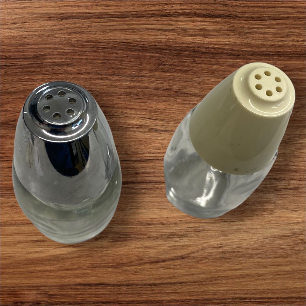 Vintage Gemco Glass Salt and Pepper Shaker with a Silver/ Cream lid