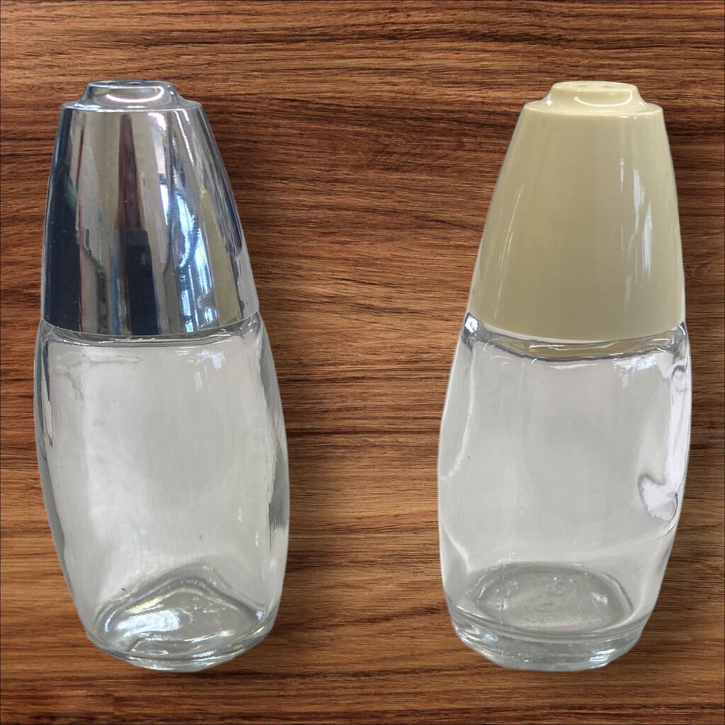 Vintage Gemco Glass Salt and Pepper Shaker with a Silver/ Cream lid