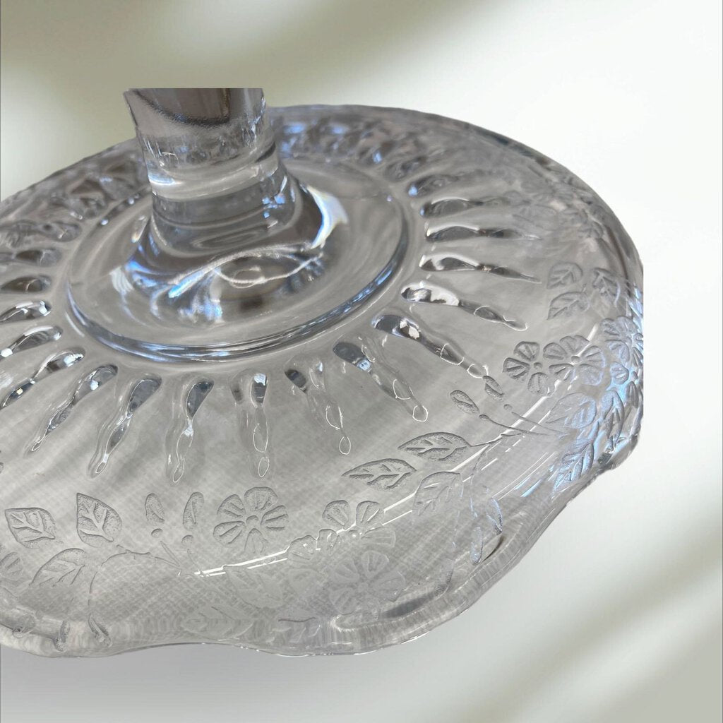 VINTAGE 1950's New Martinsville Meadow Wreath Etched Glass Cheese Pastry Stand 2.5" Tall 5.5" Diameter