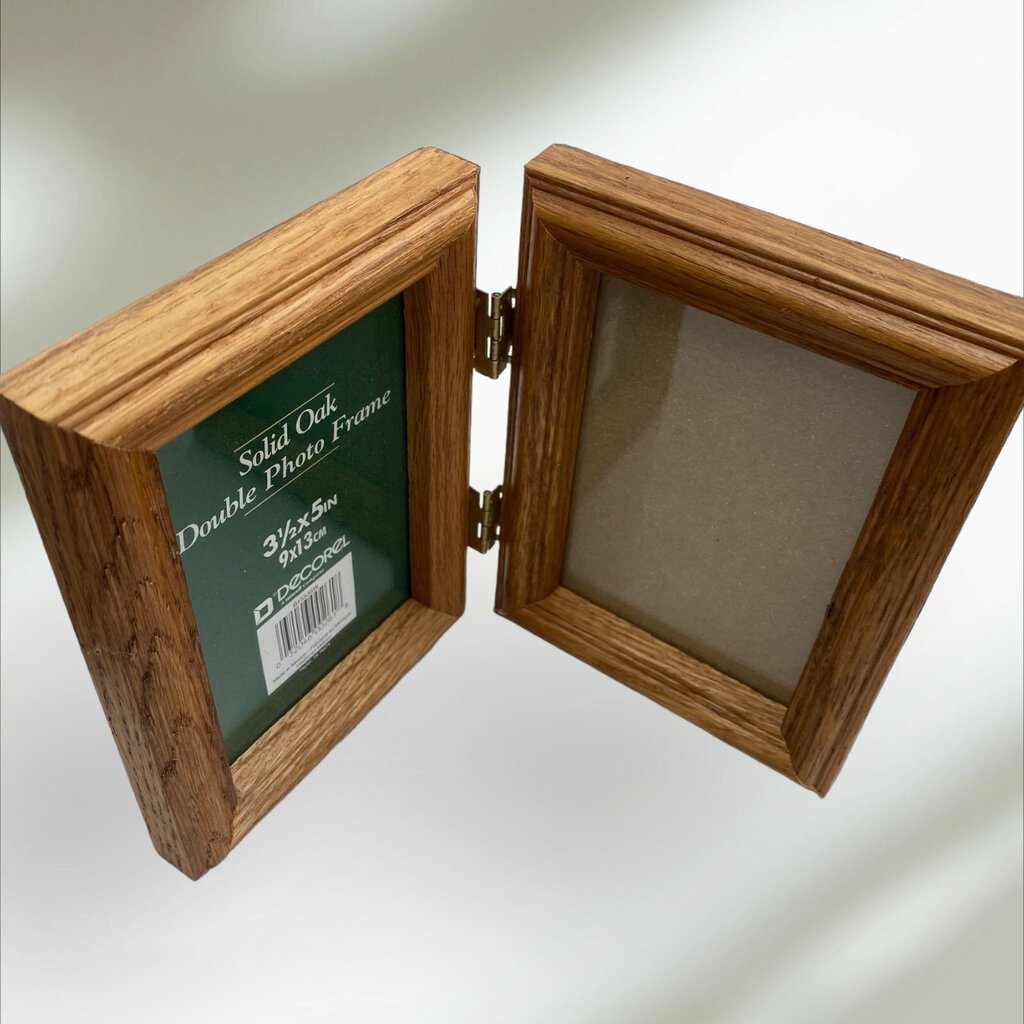 Solid Oak Double Photo Frame with Hinges 3 1/2 x 5in