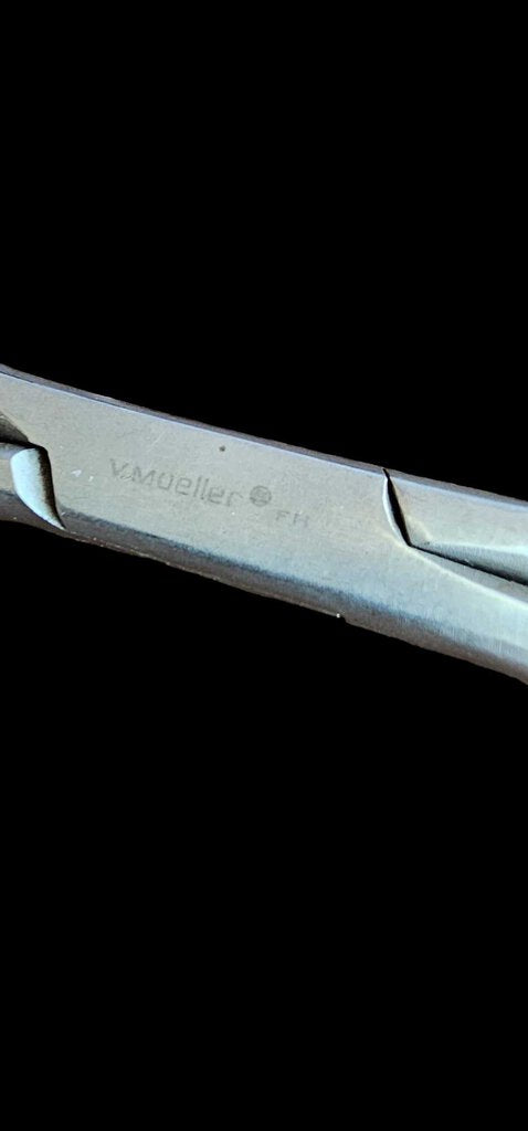 V. Mueller SU 2905 Backhaus Sharp Towel Forceps Angled Surgical 5-1/2"