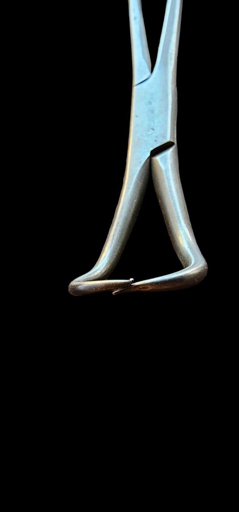 V. Mueller SU 2905 Backhaus Sharp Towel Forceps Angled Surgical 5-1/2"