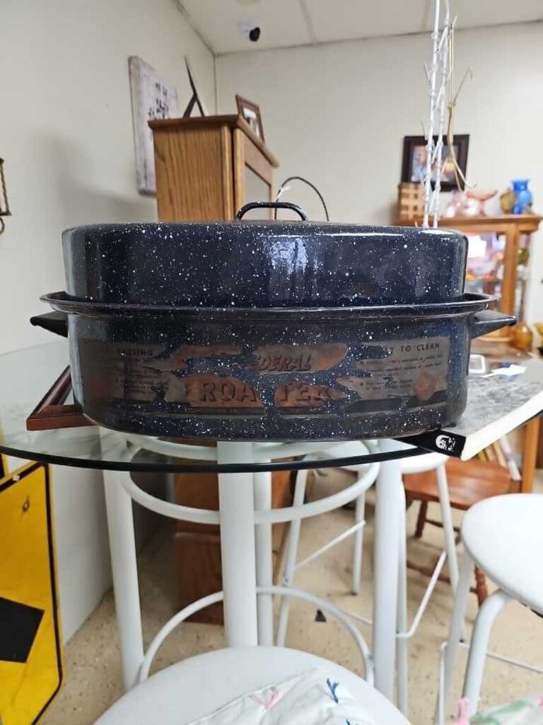 Black Graniteware Oval Roaster Roasting Pan w Lid Kitchen Tool Vintage Federal Roaster USA