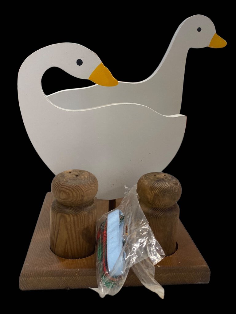 Vintage Country Geese Goose Napkin Holder Salt Pepper Shaker Wood
