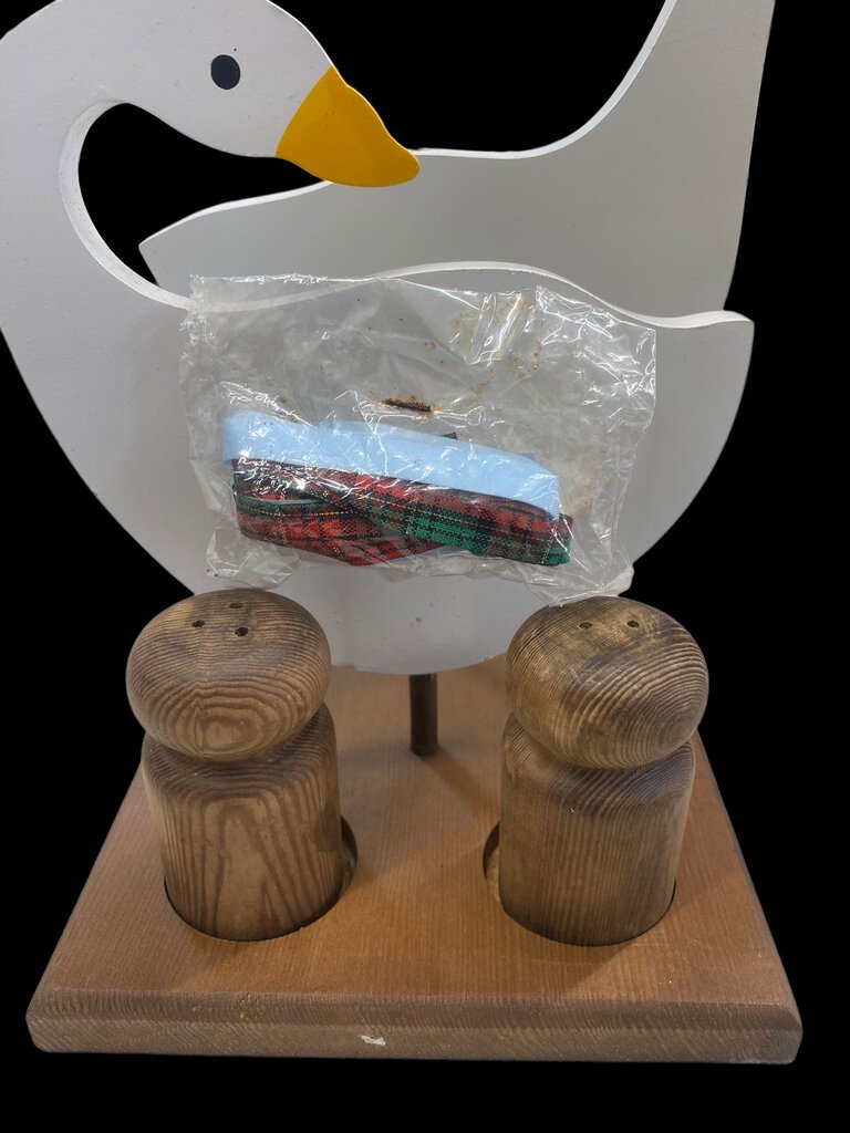Vintage Country Geese Goose Napkin Holder Salt Pepper Shaker Wood