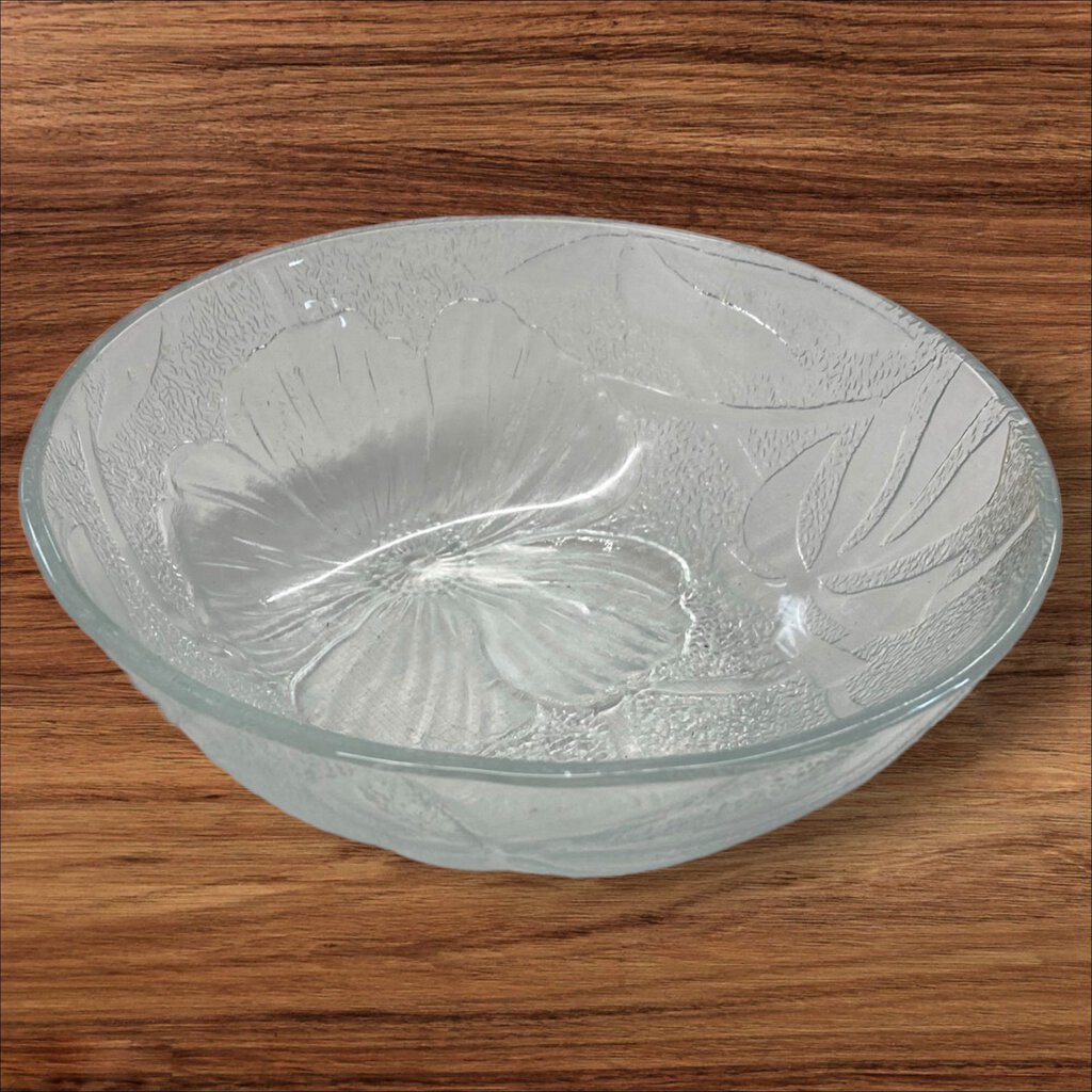 Textured Hibiscus Flower and Leaves Soup Salad Bowl Clear Glass 6.5" Diameter